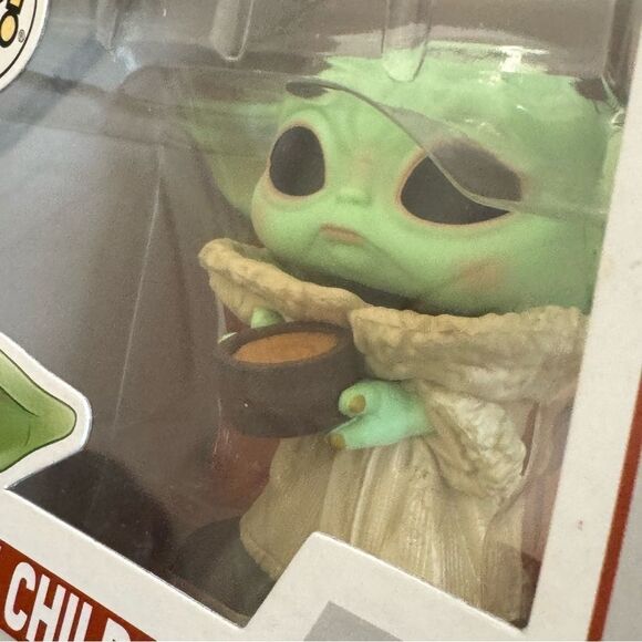 Star Wars The Mandalorian The Child with Cup Funko Pop! Collectible Figurine.NEW - Picture 9 of 12